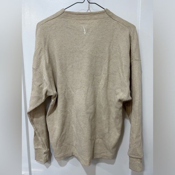 Nike Women's Yoga Statement Clean Cover Up Long Sleeve Shirt - Picture 3 of 3